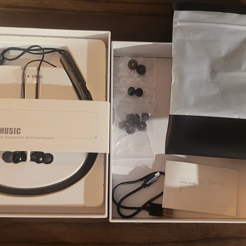 Black Wireless Neckband Earphones